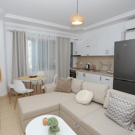 New Bazar Selvia Apartment Tirana Exteriör bild