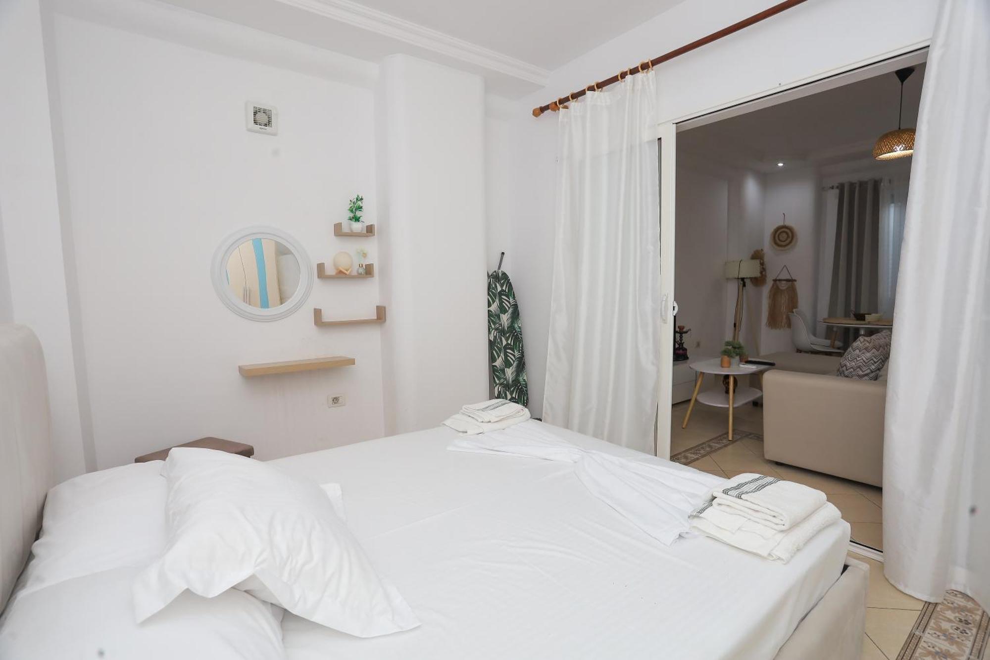 New Bazar Selvia Apartment Tirana Exteriör bild