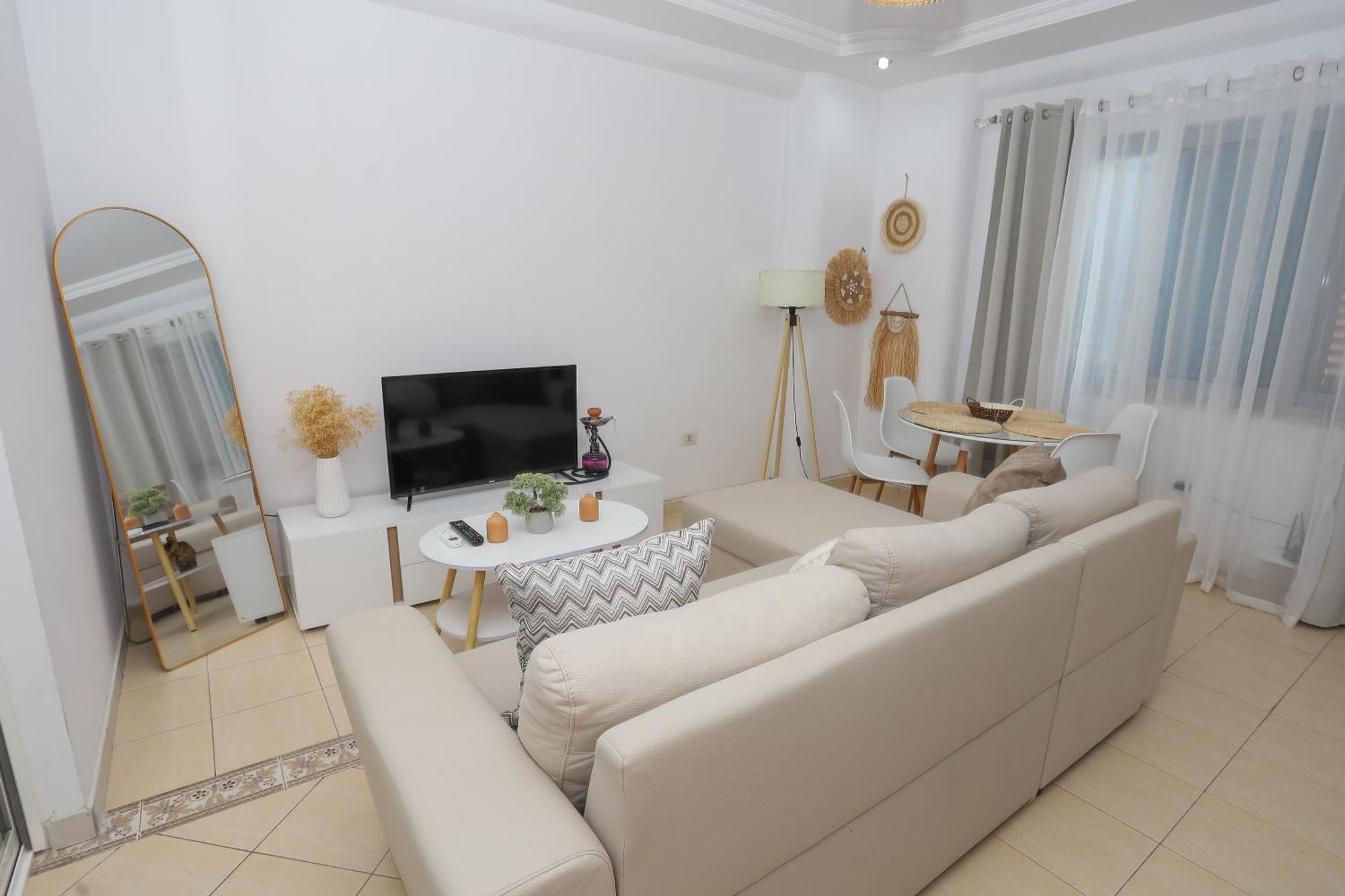 New Bazar Selvia Apartment Tirana Exteriör bild